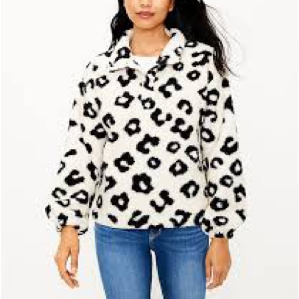 ✨LOFT✨ leopard print sherpa snap collar